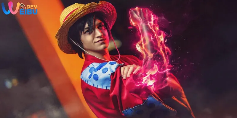 Monkey D. Luffy là nhân vật được lựa chọn nhiều khi cosplay One Piece giúp bạn nổi bật giữa đám đông